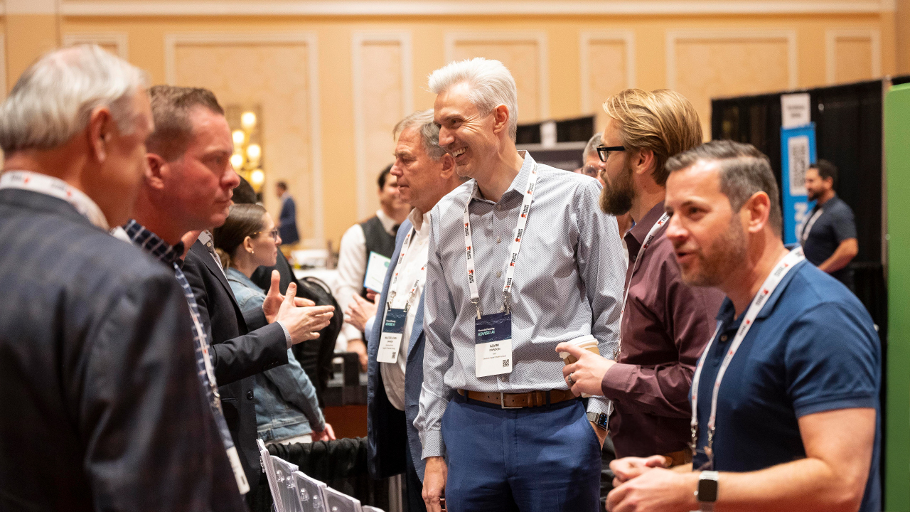 Advisors networking between sessions at ADVISE AI